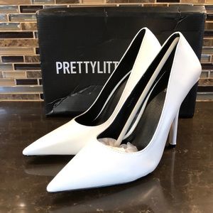 Pretty little things Neona square heel pointy toe